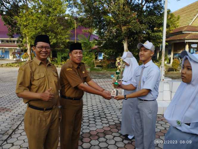 Siswa SMA Negeri Plus Riau Torehkan Prestasi Gemilang Tingkat Nasional