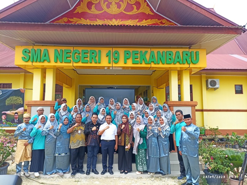 Gubri Luncurkan Program Gurindam: Gerakan Hijaukan Sekolah, Bangun Karakter Siswa Cinta Lingkungan
