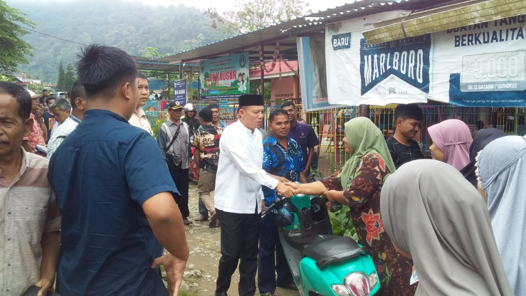 Cabup Sabar AS Blusukan Ke Pasar Panti Sampaikan Kunci Kemajuan Daerah
