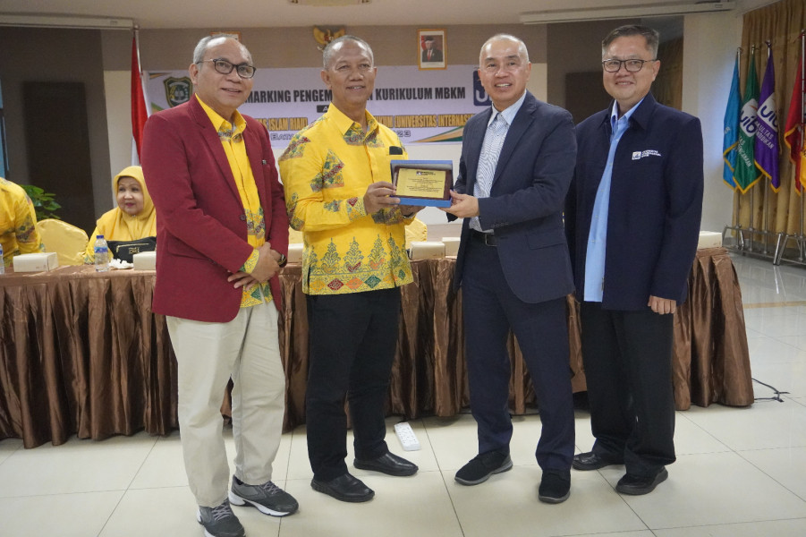 FH UIR dan FH UIB Sepakati Kegiatan Bersama Dalam Benchmarking Pengembangan Kurikulum MBKM
