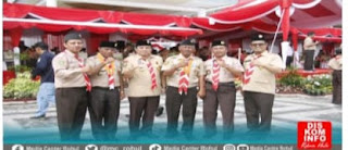 Bupati Rokan Hulu,H Sukiman Dan Ketua Kwarcab Rokan Hulu Terima Penghargaan Darma Bakti Pramuka di Pembukaan Raimuna Daerah Riau 2024