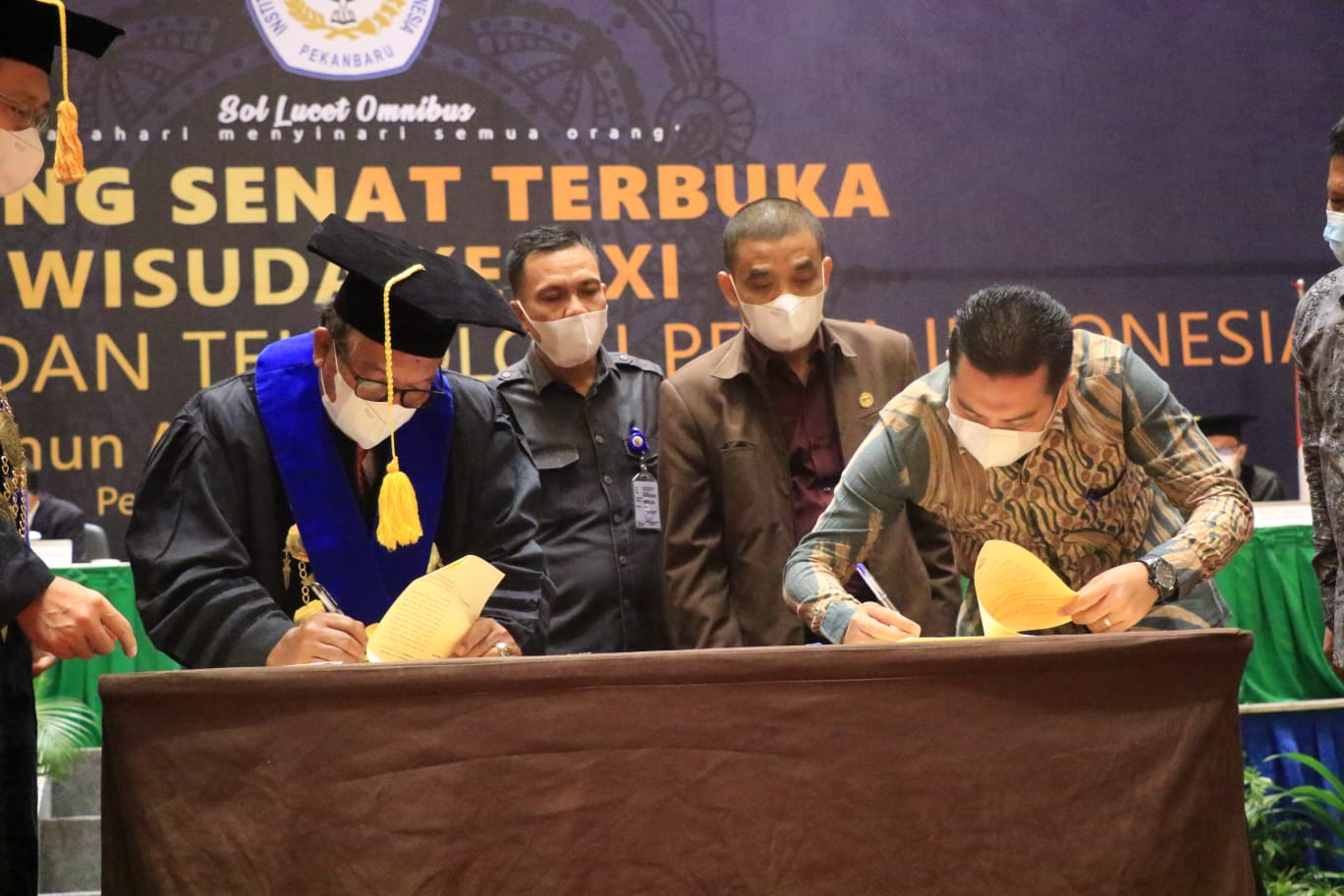 PLT Bupati Suhardiman Amby Melakukan MOU Dengan Institut Bisnis Dan Teknologi Pelita Indonesia