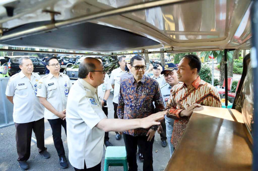 Pantau Pelaksanaan Operasi Zebra Gabungan di Taman Bungkul Surabaya