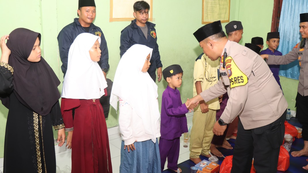 Berbagi Kebahagiaan,Kapolres Kepulauan Meranti Buka Bersama dan Santuni Anak Yatim Al Hidayah