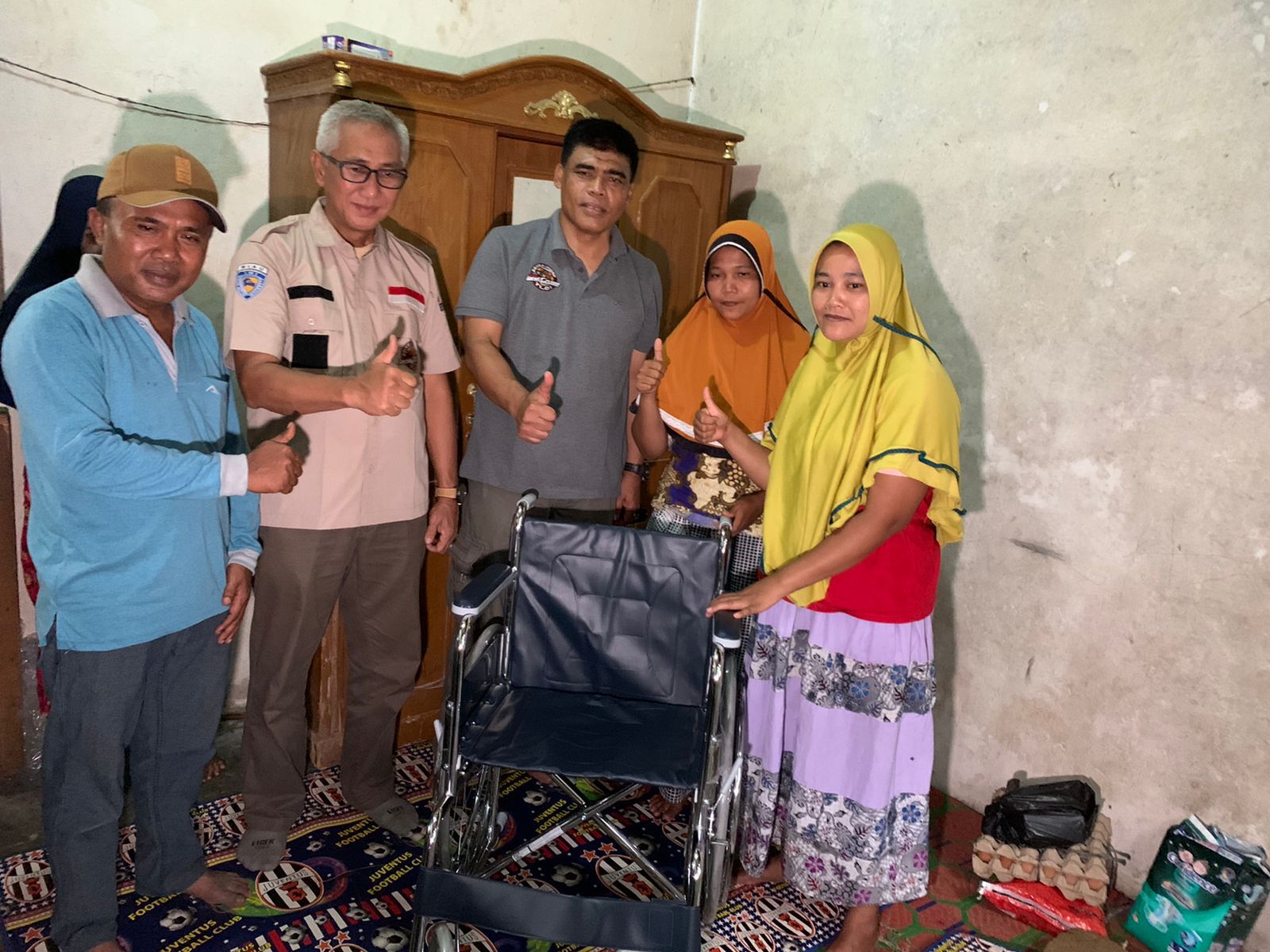 Komunitas TLCI Chapter 2 Riau Gelar Bakti Sosial Bagikan Sembako dan Kursi Roda Kepada Masyarakat Koto Tuo Kampar