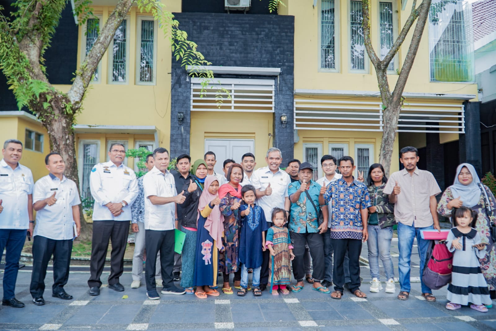 Pj Bupati Kampar Terima Audiensi Perwakilan Masyarakat di Dampingi Kubangga Riau