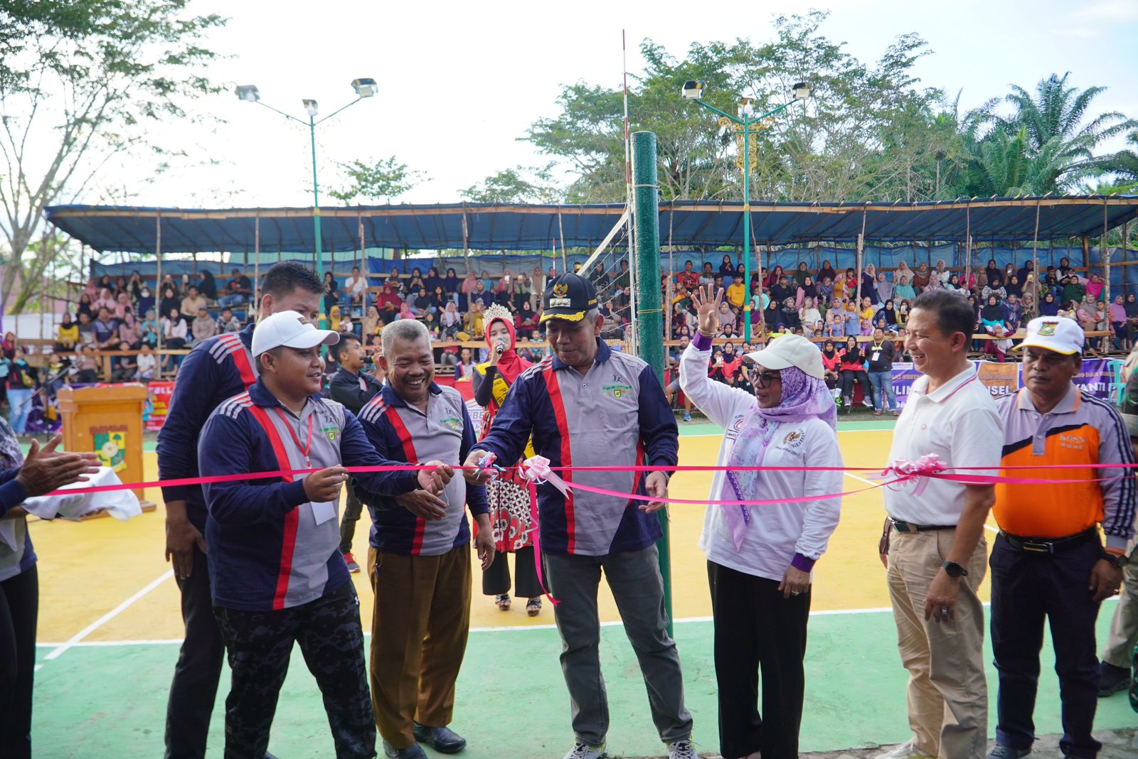 PJ. Bupati Kampar Buka Open Turnamen Bola Voli Bupati Cup di Kampar Kiri