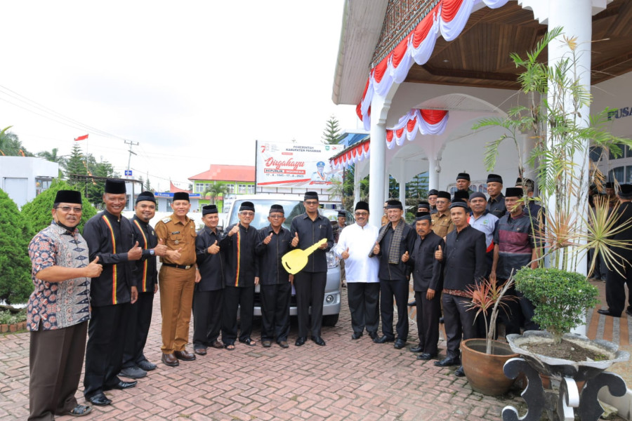 Terima bantuan Mobil Operasional Dari Bupati Pasaman Benny Utama