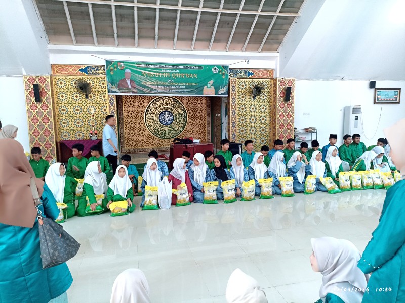 Guru di Pekanbaru Gelar Khatam Al-Qur’an dan Bakti Sosial Jelang Libur Ramadan