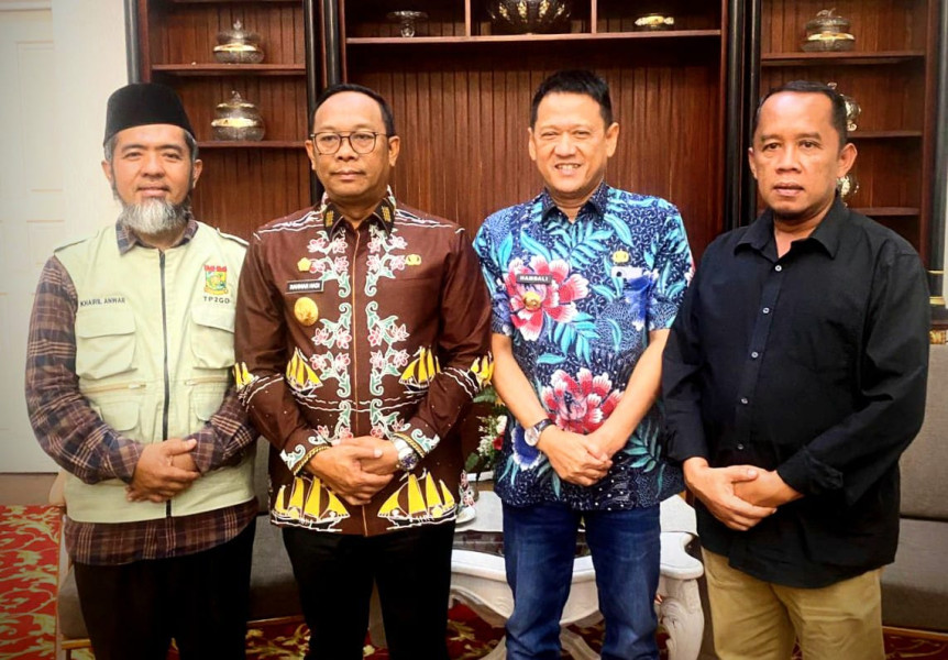 Audiensi Dengan Pj Gubernur Riau, Pj Bupati Kampar Sampaikan Program Pendidikan Kampar Dan Pengajuan Mahmud Marzuki Sebagai Pahlawan Nasional