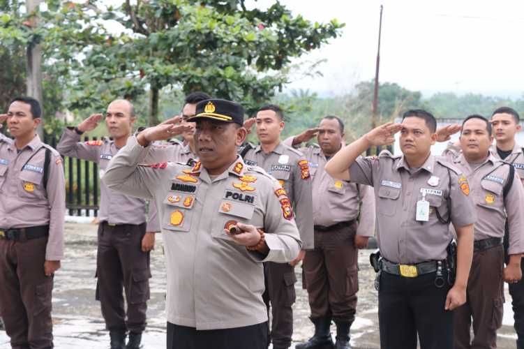 Kapolres Kampar Pimpin Upacara Ziarah dan Tabur Bunga di Makam Pahlawan