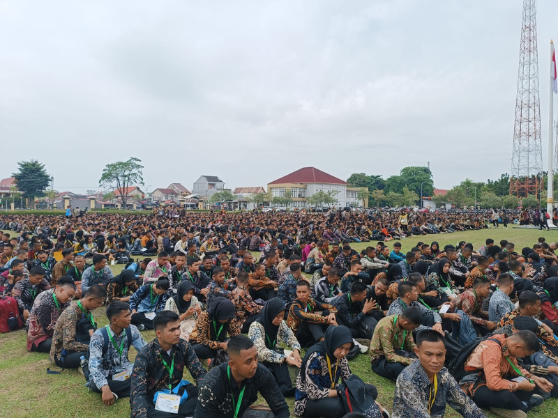 Seleksi Calon Polisi,Ribuan Peserta Padati Mapolda Riau