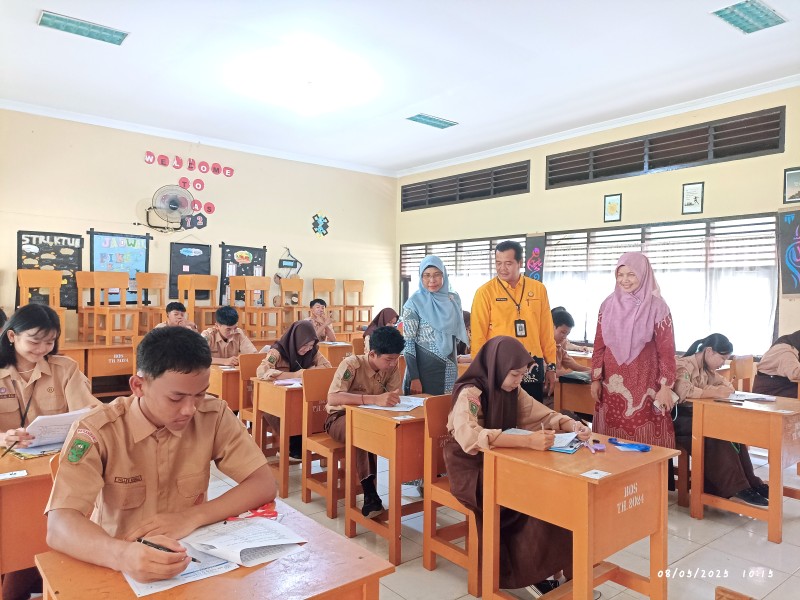 Ujian Sekolah SMPN 21 Pekanbaru Berjalan Lancar,Disdik Tinjau Langsung Pelaksanaan