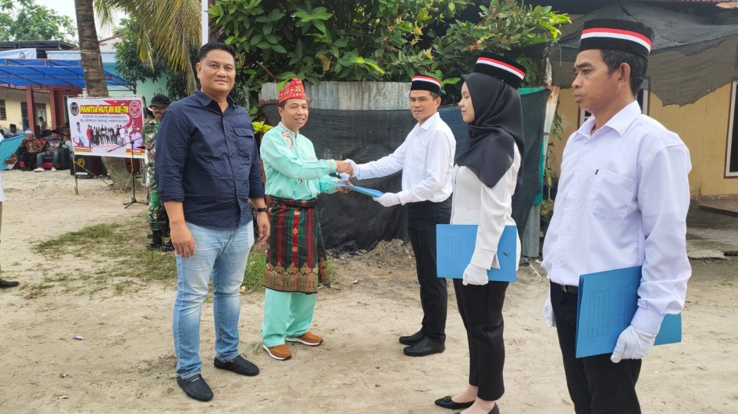 Para Pemuda RW 02 Kampung Suka Menanti Kelurahan Sidomulyo Timur Laksanakan  Upacara Bendera