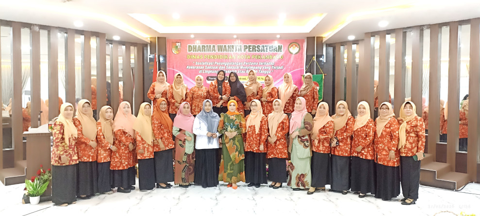 Ketua Dharma Wanita Persatuan (DWP) Dinas Pendidikan Kota Pekanbaru Laksanakan Kegitan Sosialisasi Penanggulangan Pertama Terhadap Kekerasan Seksual Terhadap Anak Sekolah