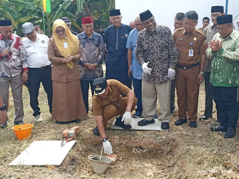 Wali Kota Pekanbaru Letakkan Batu Pertama Gedung Tahfidz Al Furqan, Dorong Lahirnya Generasi Qur’ani