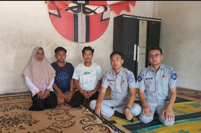 Petugas PAM Lebaran Jasa Raharja Riau Kunjungi Ahli Waris Saat Libur Lebaran