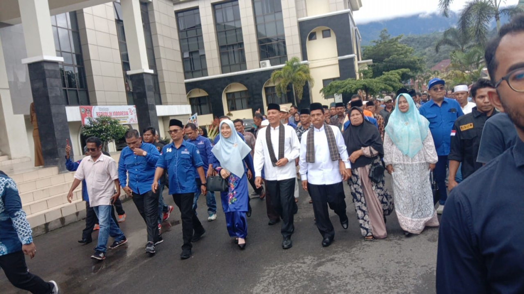 Pasangan Sasuai Mendaftar Di KPU,Sabar AS : Kalau Tuhan Berkehendak Tidak Ada Yang Bisa Menghalangi