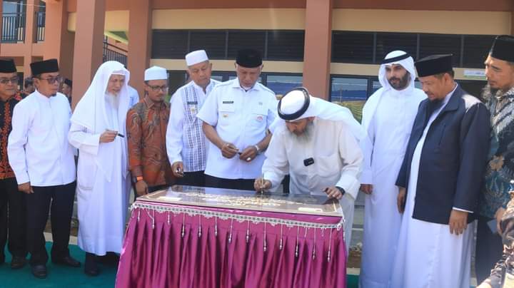 Resmikan Bangunan SMP dan SMA Tahfizd Al_Quran Yayasan An_Naajiya Ma'had Al_Afaf