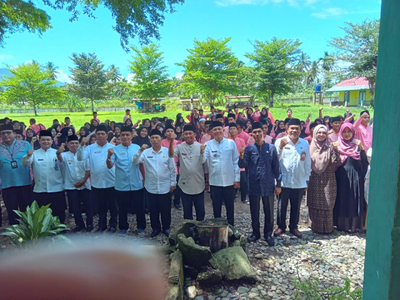 Beri Tausyiah di MAN 2 Pasaman, Bupati Sabar AS : Raihlah Kesuksesan Dunia Dan Akhirat