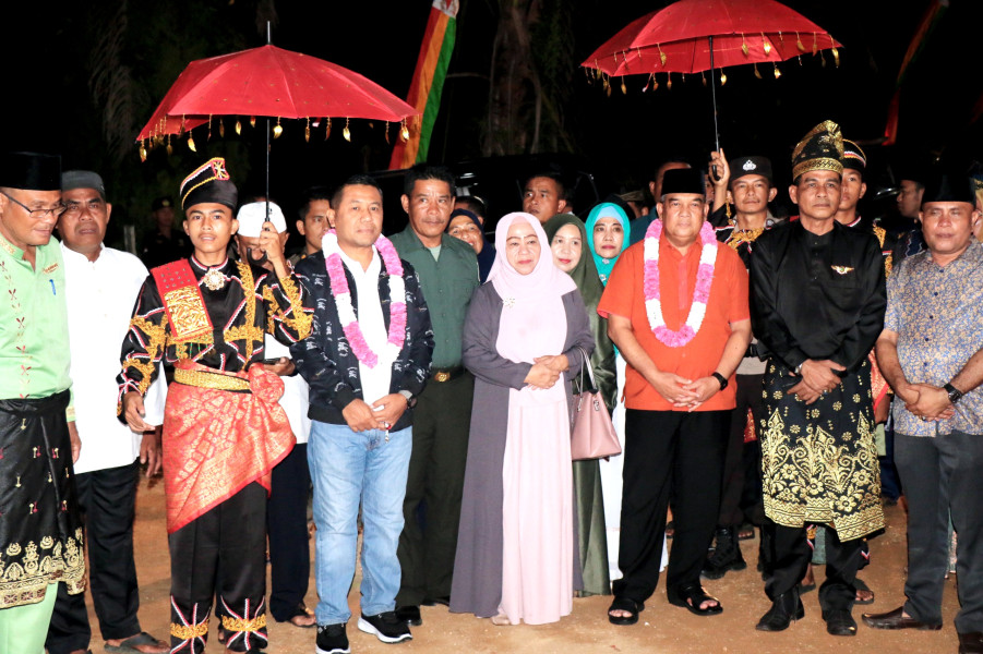 Ribuan Warga Kopah Antusias Sambut Kehadiran Gubernur Riau