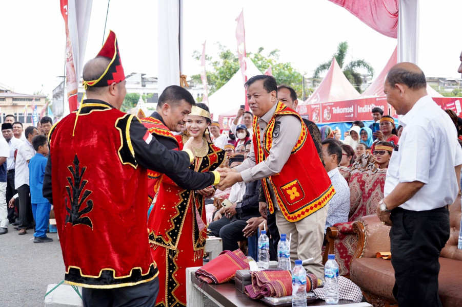 Bupati Kuantan Singingi Hadiri Pergelaran Partisipasi Forum Pembauran Kebangsaan Dalam Rangka Festival Pacu Jalur Tradisional