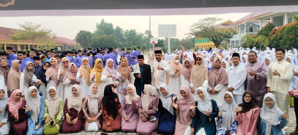 Gelar Peringatan Maulid Nabi Muhammad 1448H, SMAN 15 Hadirkan Ustadz Sarwan Kelana