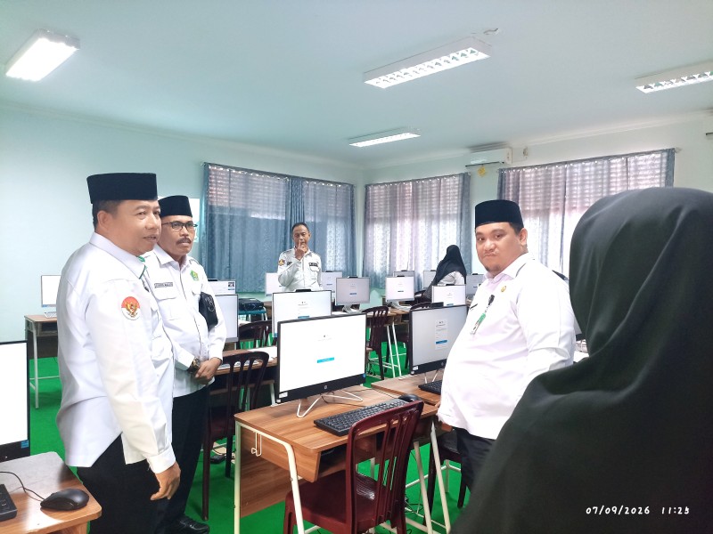Kemenag Pekanbaru Tinjau Pelaksanaan OMI 2026 di MAN 2, Sistem CAT Dipastikan Aman dan Siap