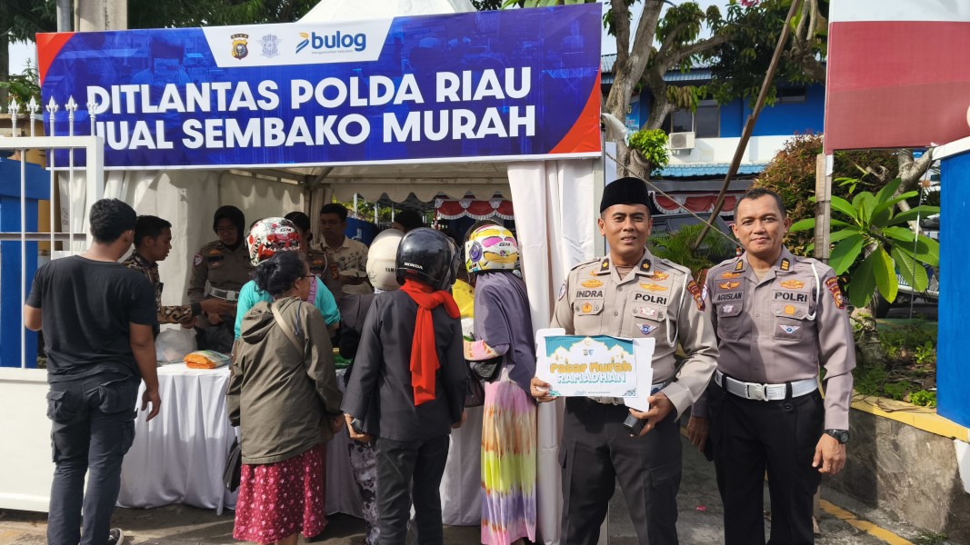 Hanya Hitungan Jam,Sembako Bazar Murah Ramadhan Ditlantas Polda Riau Ludes Oleh Masyarakat