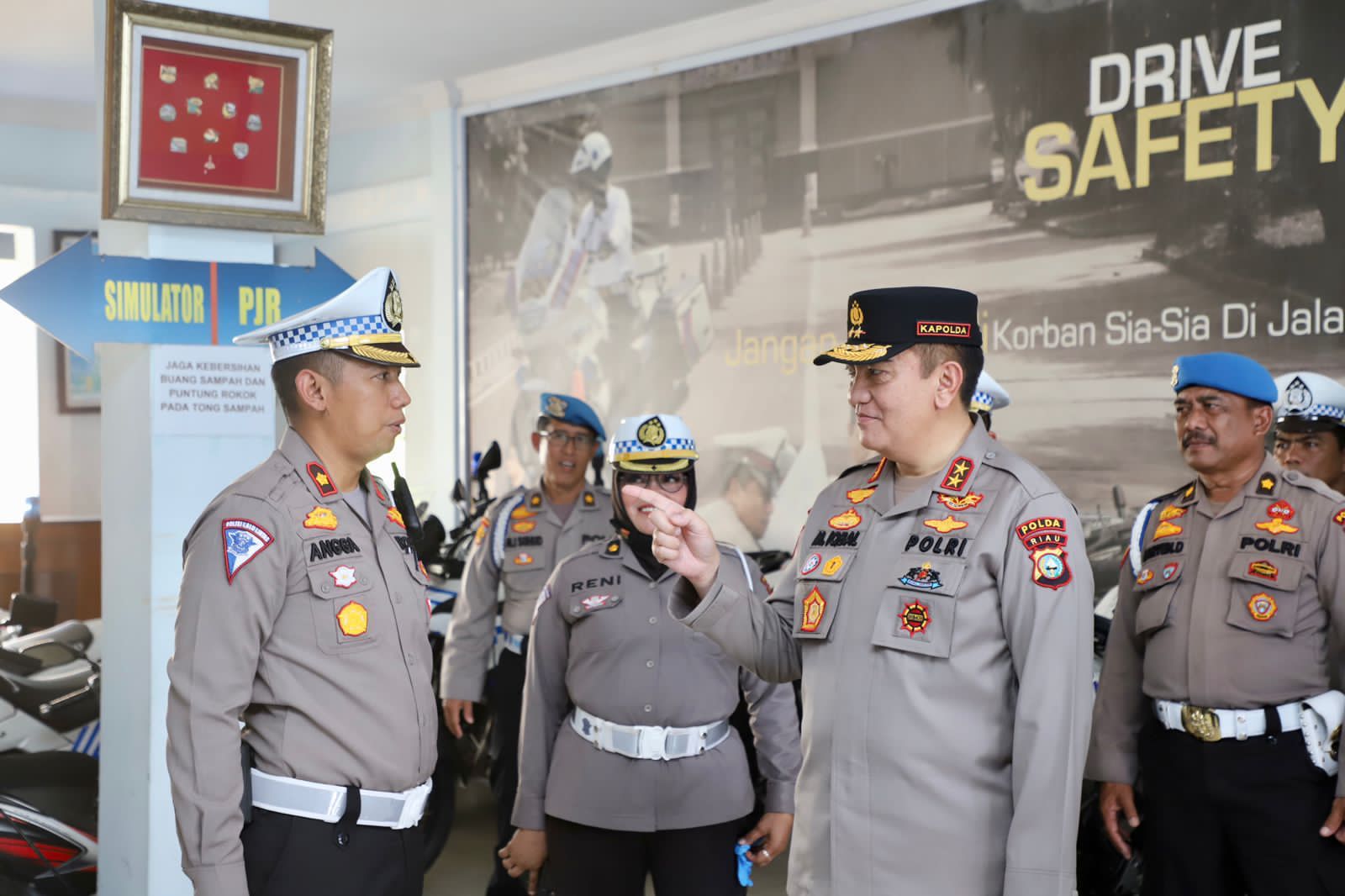 Sidak Satpas SIM Polresta Pekanbaru, Kapolda Riau Irjen Iqbal : Jangan Ada yang Menyulitkan Masyarakat