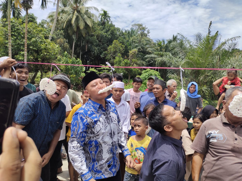 Wakil Bupati Pasaman Sabar AS hadiri pembukaan lomba HUT RI ke 78 di Kampuang Simaroken Jorong 9 Pancahan Nagari Tarung Tarung Selatan Kecamatan Rao