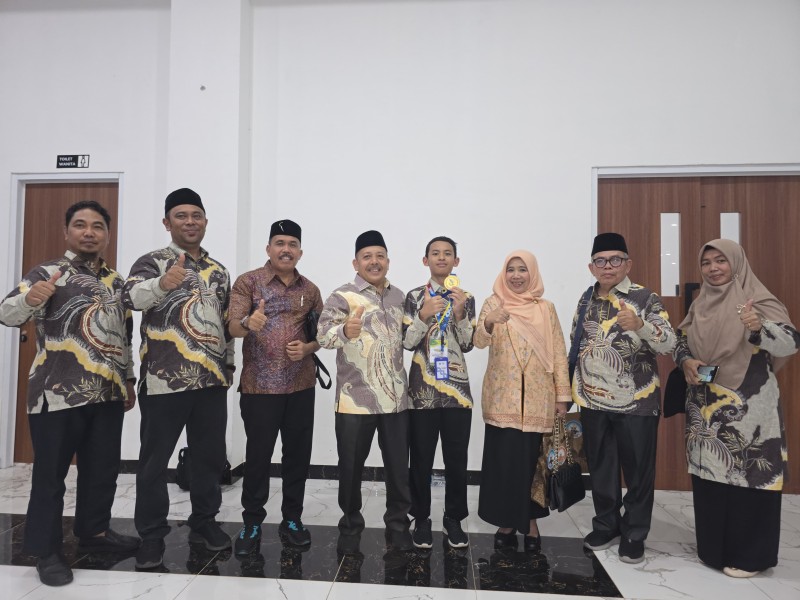 Prestasi Gemilang MTsN 1 Pekanbaru! Rafa Cahya Avifa Raih Medali Emas pada OMI 2025 Tingkat Nasional