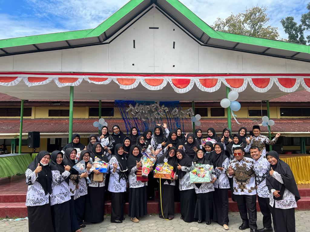 SMP Negeri 21 Pekanbaru Berjalan Dengan Penuh Khidmat dan Penuh Haru