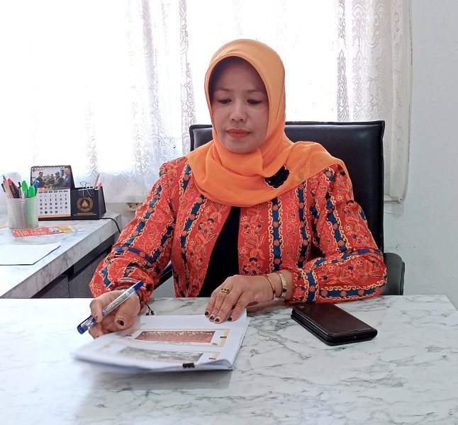 Kepala Puskesmas Simpang Tiga Lakukan Pelayanan Langsung Ke Rumah Masyarakat