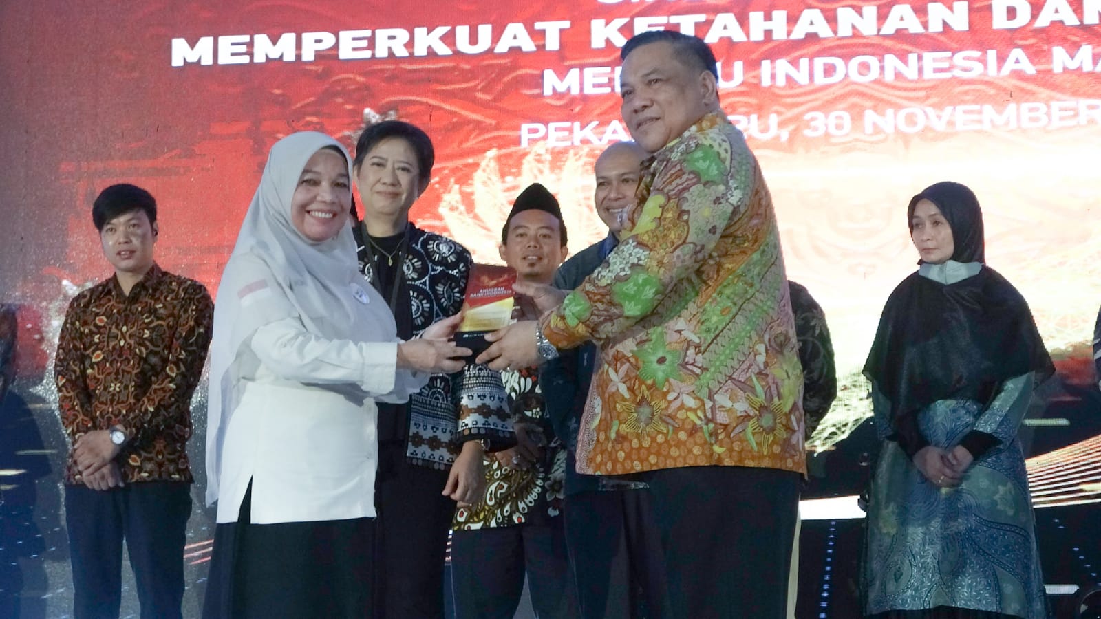 Pemerintah Kabupaten  Kampar Raih Penghargaan  dari Bank Indonesia