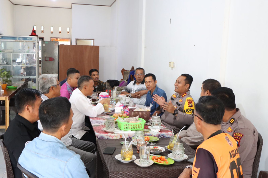 Polres Kuansing Gelar Jum,at Curhat Bersama Masyarakat Kelurahan Sungai Jaring