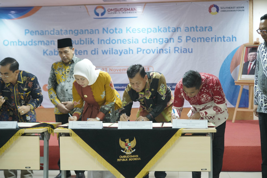 Bupati Tandatangani MoU Bersama Ombudsman RI