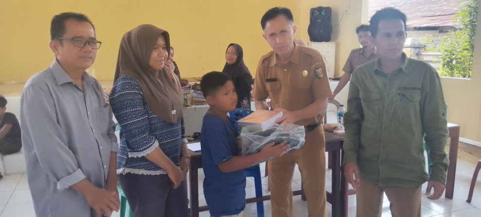 Pemdes Jalur Patah Salurkan Bantuan BKK, Masyarakat Ucapkan Terimakasih