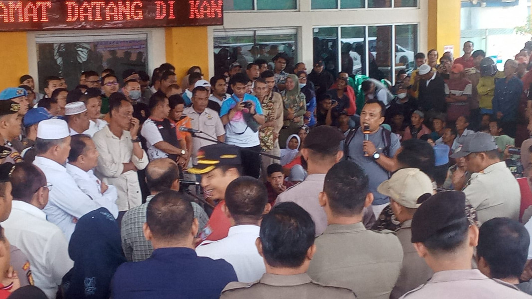 Bupati Pasaman Barat Tegaskan  Pihaknya Upayakan Agar Rumah Korban Gempa Agar Segara Dapat di Bangun