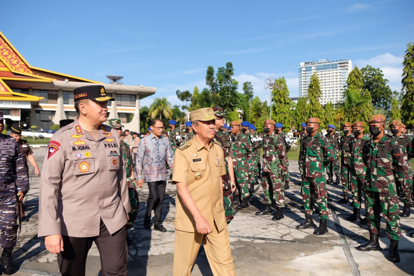 Pimpin Apel Kesiapsiagaan Atasi Bencana Alam di Halaman Kantor Gubernur