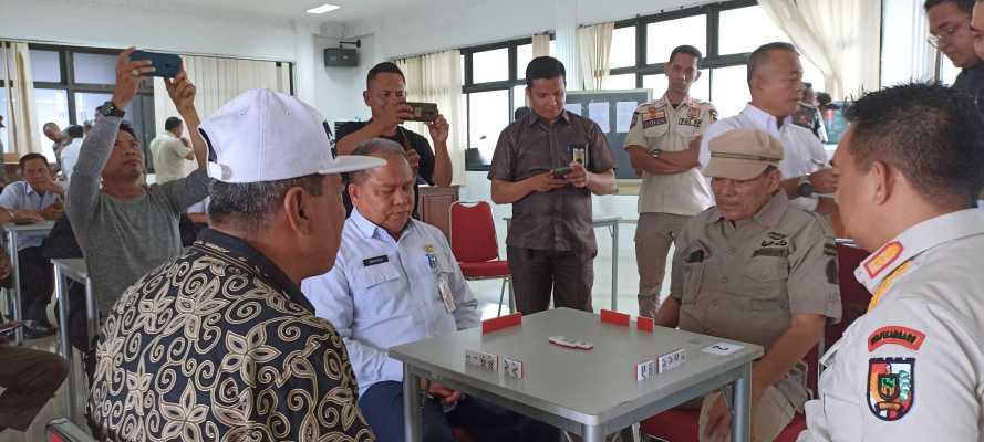 Satpol PP Kota Pekanbaru Bekerjasama Dengan PORDI Laksanakan Turnamen Domino Antar OPD
