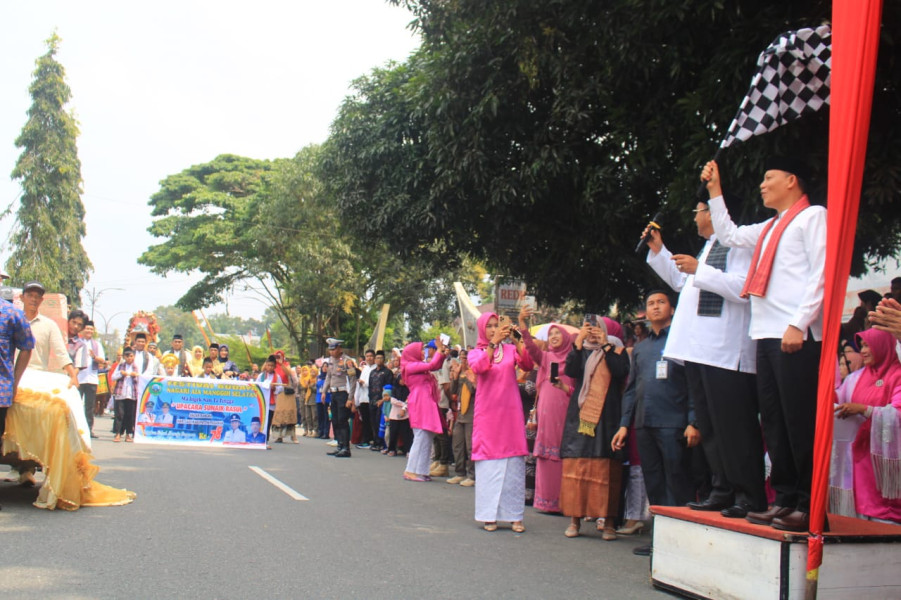Bupati Benny Utama Lepas Peserta Pawai Budaya HUT Pasaman ke_78 Yang Diikuti Ribuan Peserta dan Masyarakat