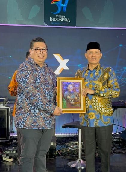 Bupati Pasaman Sabar AS Masuk 4 Pimpinan Daerah dalam Buku 'The Indonesian Next Leaders'
