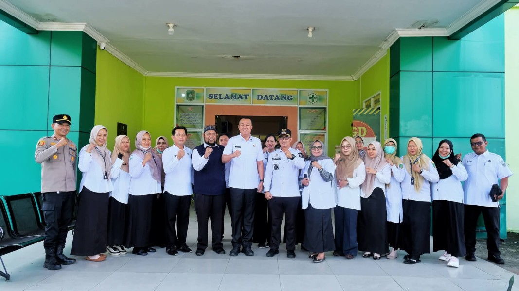Wabup Meranti Sidak Kantor Camat dan Puskesmas Alai, Tekankan Disiplin dan Kebersihan