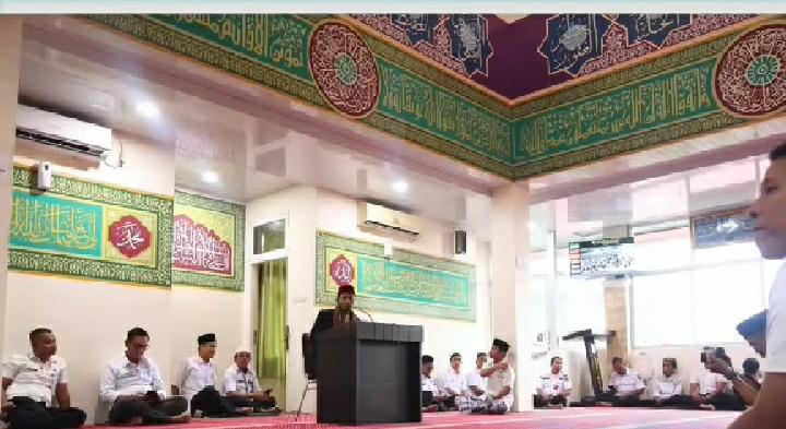 Ramadhan 1446H Kantor Bapenda Pekanbaru Taja Kajian Zuhur Bagi Pegawai dan Staf Hadirkan Ustadz Sarwan Kelana