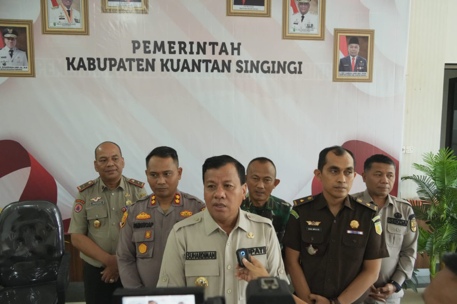 Bupati Suhardiman Amby Gelar Rapat Bersama Forkopimda Bupati Kumpulkan Camat dan Kades