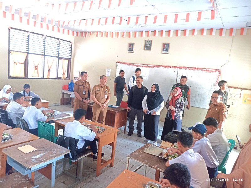 KPK RI Lakukan Monitoring Program Makan Bergizi Gratis di SMPN 25 Pekanbaru