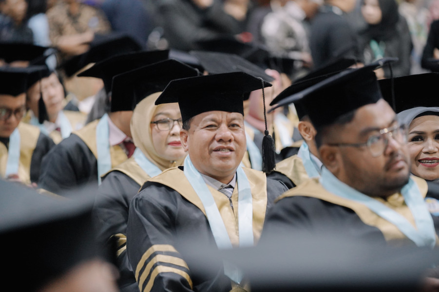 Bupati Kuansing Suhardiman Amby,Sandang Gelar Doktor Di Universitas Pasundan