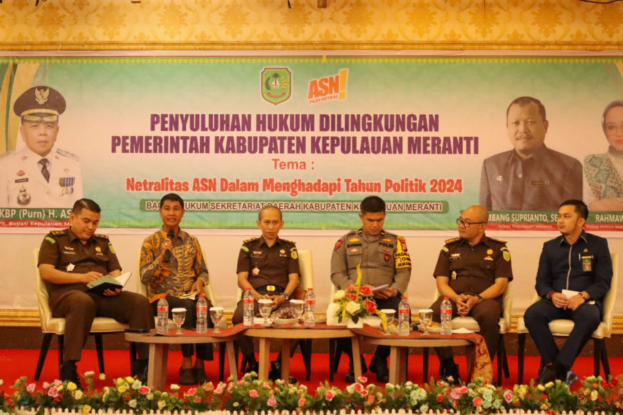 Koordinator Bidang Intelijen Kejaksaan Tinggi Riau Menjadi Narasumber dalam Kegiatan Penyuluhan Hukum di Pemkab Meranti