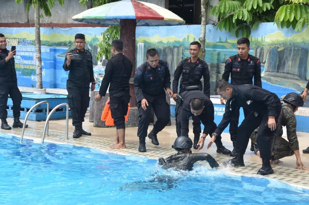 Berdayakan Kolam UMKM, Bentuk Kepedulian Sat Brimob Untuk Bantu Masyarakat